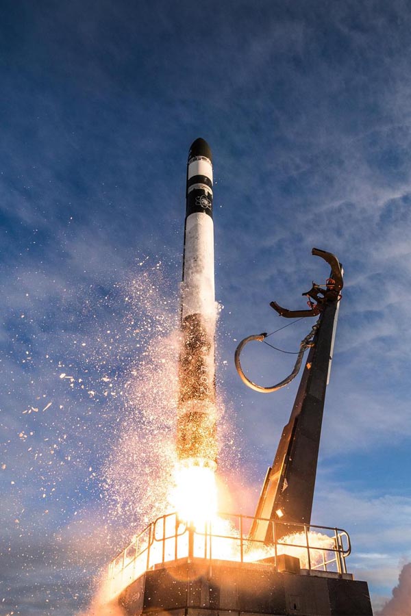 A picture of a space shuttle